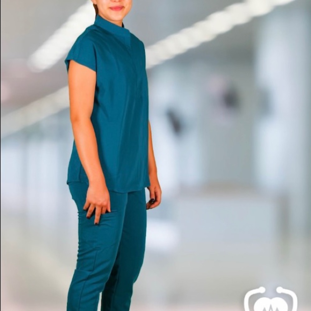 New scrubs sets with jogger pants sizes are large